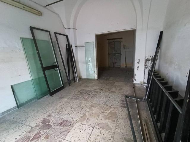 Locale Commerciale in vendita a Puglia, Foggia