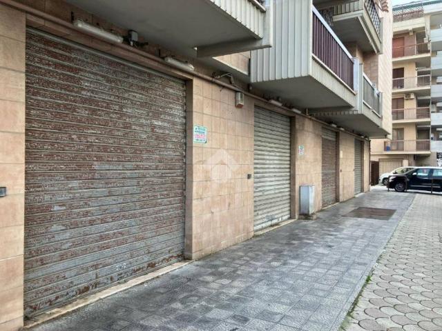Locale Commerciale in vendita a Puglia, Foggia