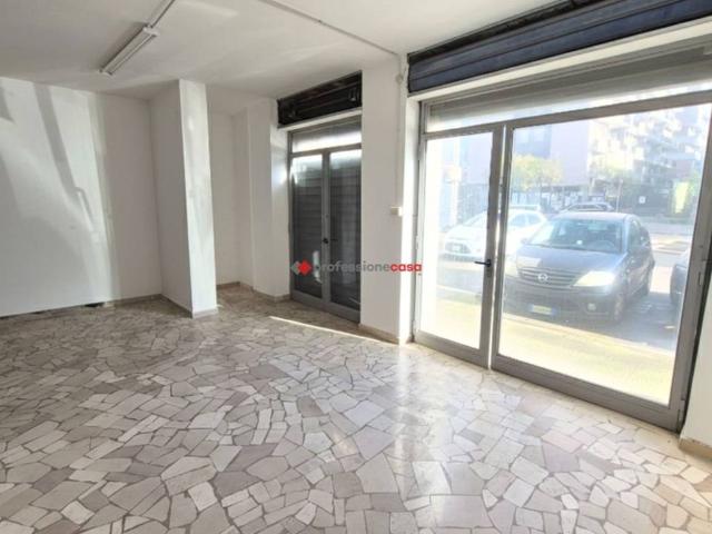 Locale Commerciale in vendita a Puglia, Foggia