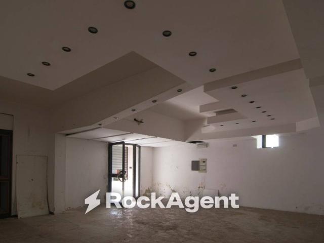 Locale Commerciale in vendita a Puglia, Foggia