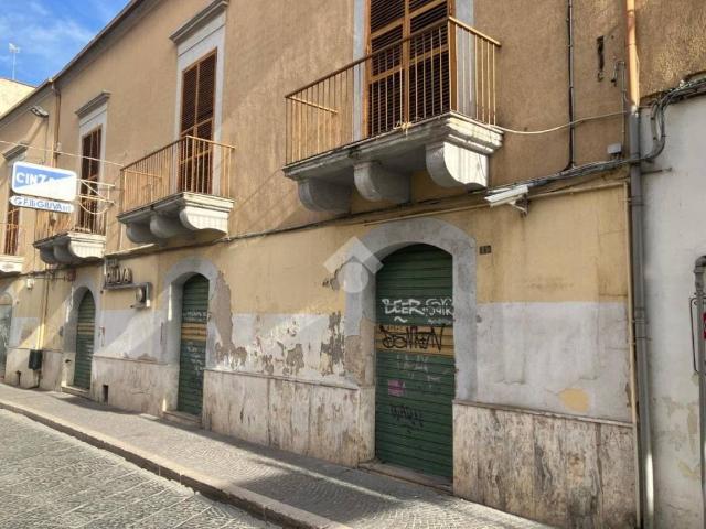 Locale Commerciale in vendita a Foggia