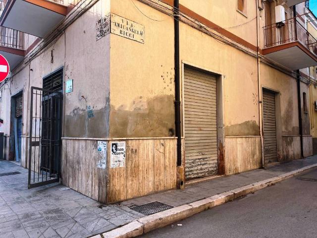 Locale Commerciale in vendita a Puglia, Foggia