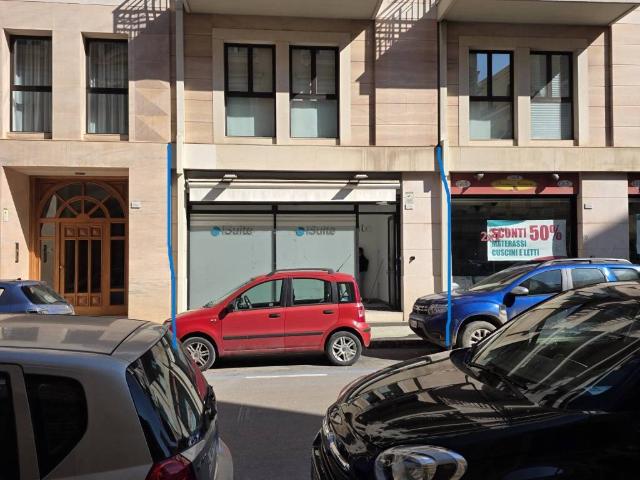 Locale Commerciale in vendita a Puglia, Foggia