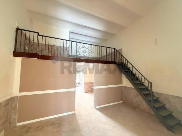 Locale Commerciale in vendita a Foggia
