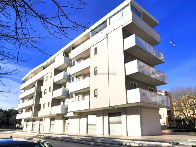 Locale Commerciale in vendita a Puglia, Foggia
