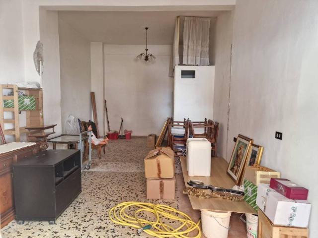 Locale Commerciale in vendita a Puglia, Foggia
