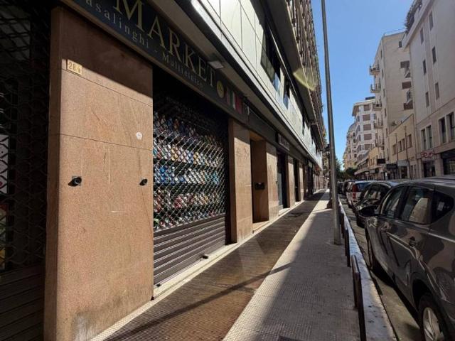 Locale Commerciale in vendita a Foggia