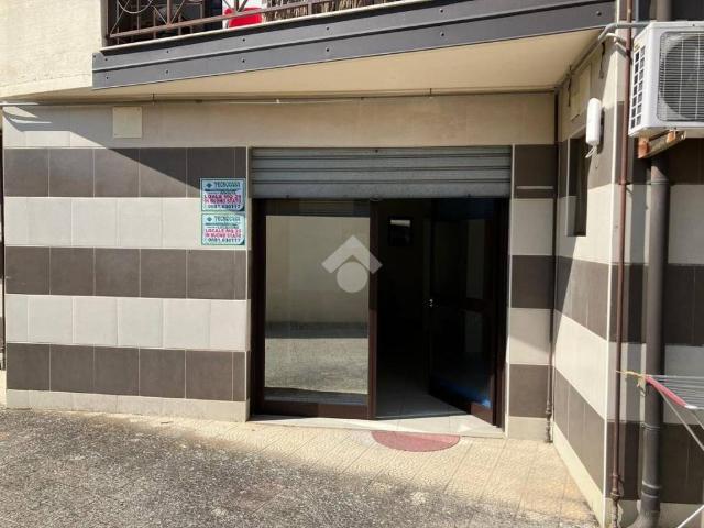 Locale Commerciale in vendita a Puglia, Foggia