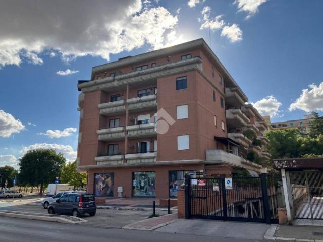 Locale Commerciale in vendita a Foggia