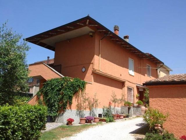 Locale Commerciale in vendita a Santa Luce, Foiano Della Chiana