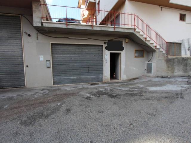 Locale Commerciale in vendita a Marche, Ascoli Piceno