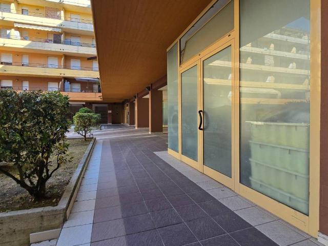 Locale Commerciale in vendita a Marche, Ascoli Piceno