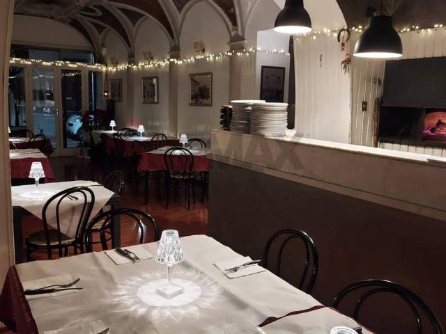 Locale Commerciale in vendita a Foligno, Umbria