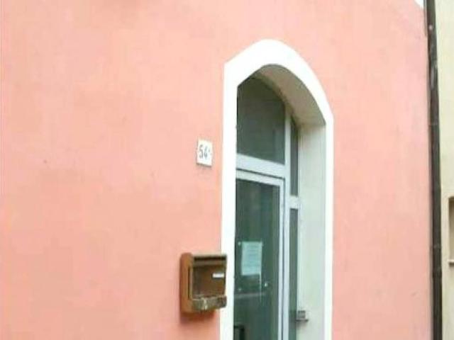 Locale Commerciale in vendita a Foligno, Umbria