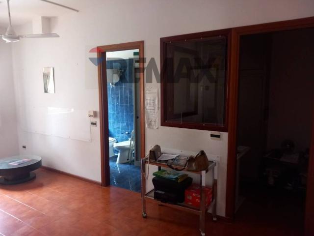 Locale Commerciale in vendita a Foligno, Umbria
