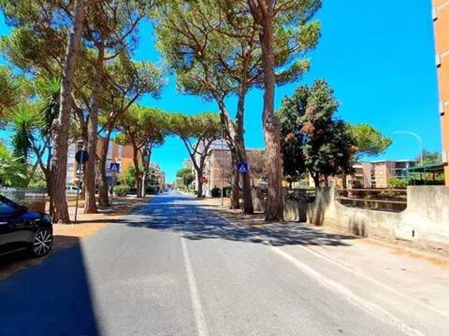 Locale Commerciale in vendita a Follonica, Toscana