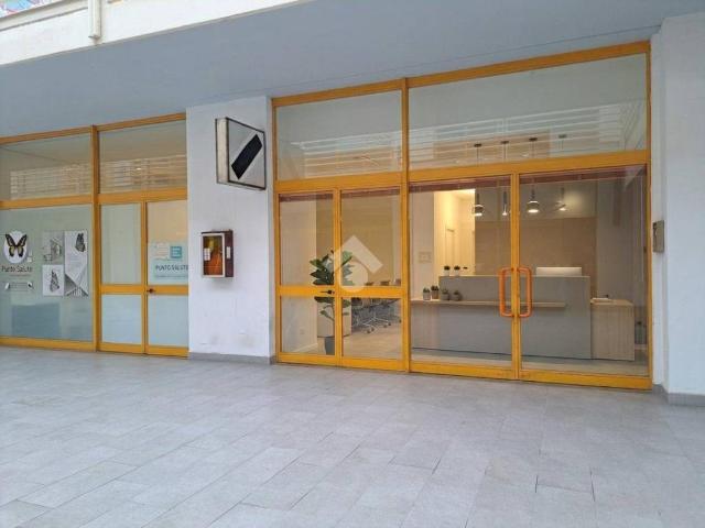 Locale Commerciale in vendita a Follonica, Toscana