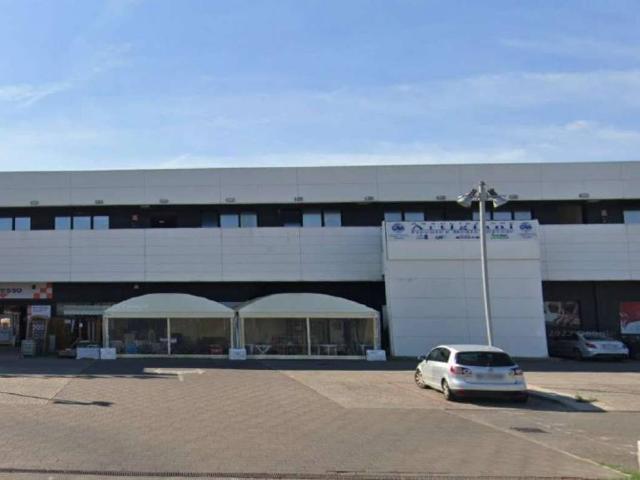 Locale Commerciale in vendita a Follonica, Toscana