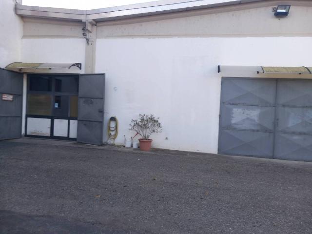 Locale Commerciale in vendita a Fontanellato, Reggio Emilia