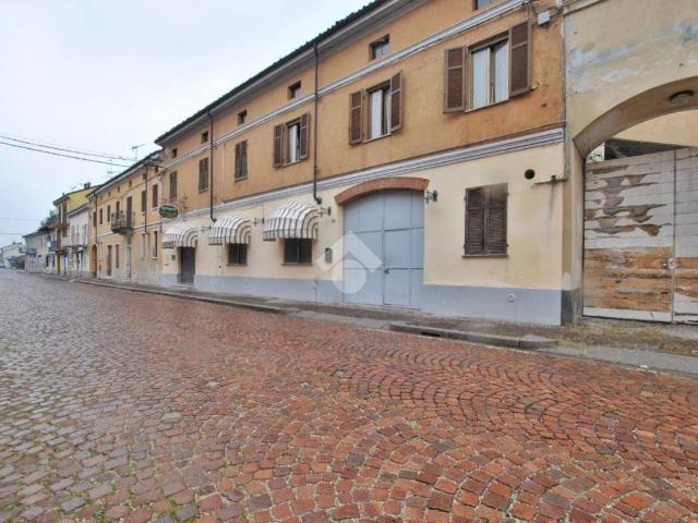 Locale Commerciale in vendita a Piemonte, Vercelli