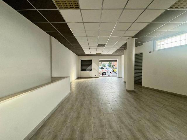 Locale Commerciale in vendita a Tor Lupara, Roma Capitale