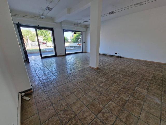 Locale Commerciale in vendita a Valle dei Corsi, Fonte Nuova