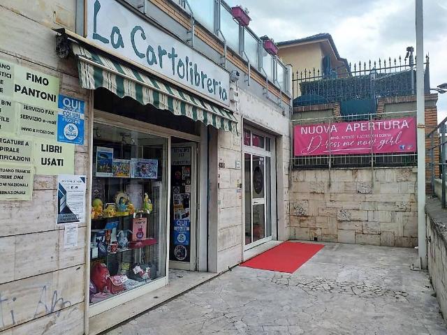 Locale Commerciale in vendita a Tor Lupara, Roma Capitale