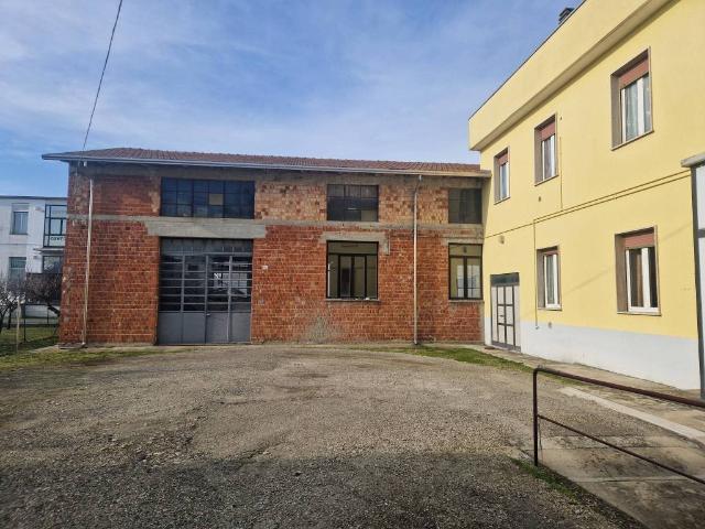 Locale Commerciale in vendita a Fontevivo, Reggio Emilia