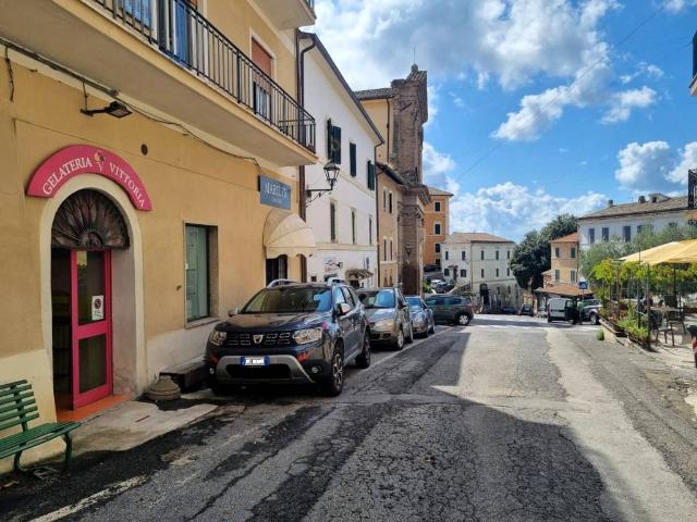 Locale Commerciale in vendita a Forano Sabino, Lazio