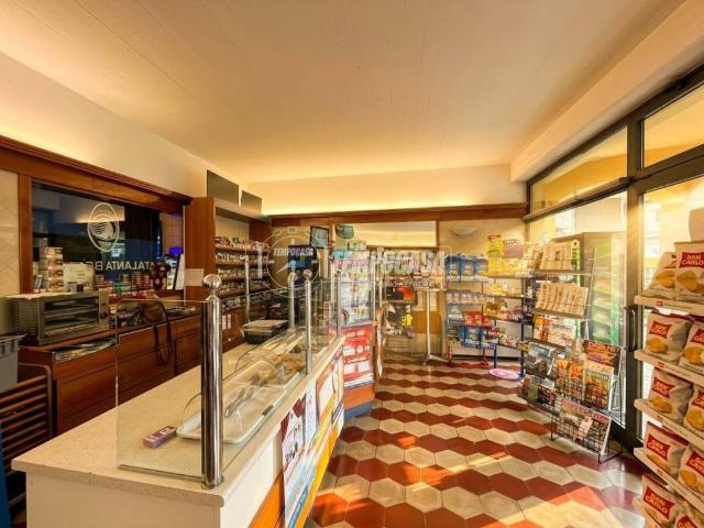 Locale Commerciale in vendita a Foresto Sparso, Bergamo