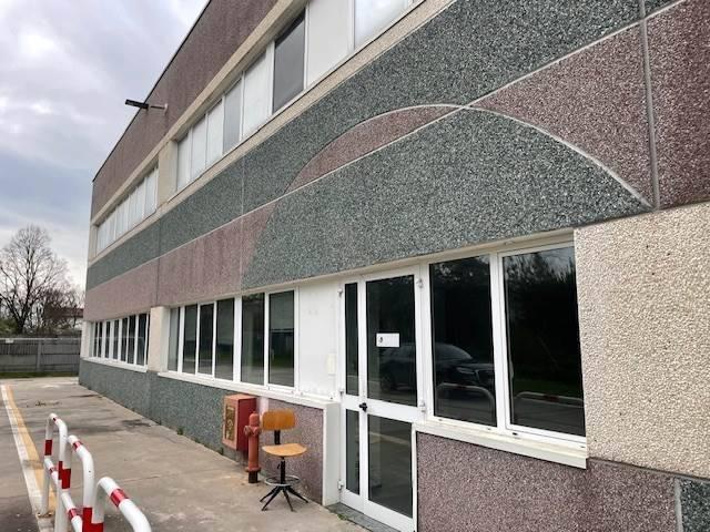 Locale Commerciale in vendita a Unione di Comuni della Romagna Forlivese, Quattro