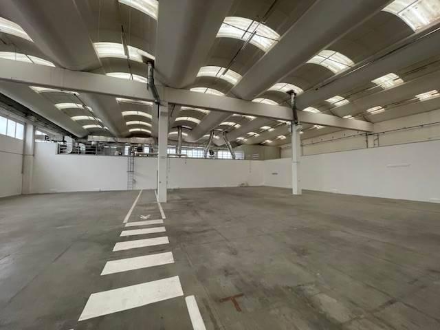 Locale Commerciale in vendita a Unione di Comuni della Romagna Forlivese, Quattro