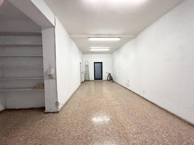 Locale Commerciale in vendita a Unione di Comuni della Romagna Forlivese, Quattro