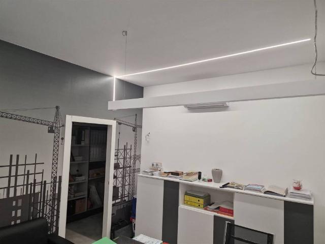 Locale Commerciale in vendita a Unione di Comuni della Romagna Forlivese, Quattro