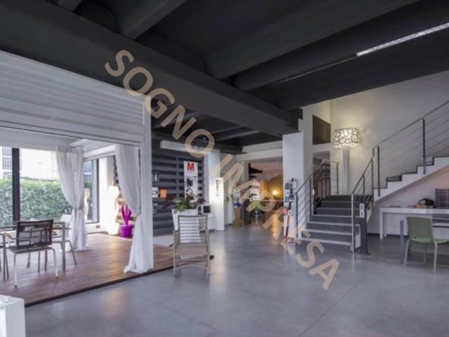 Locale Commerciale in vendita a Unione di Comuni della Romagna Forlivese, Quattro