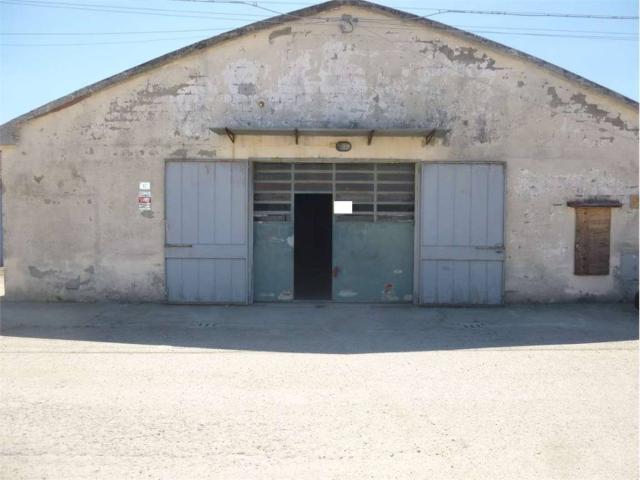 Locale Commerciale in vendita a Unione di Comuni della Romagna Forlivese, Quattro