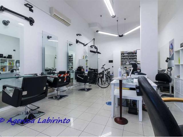 Locale Commerciale in vendita a Unione di Comuni della Romagna Forlivese, Quattro