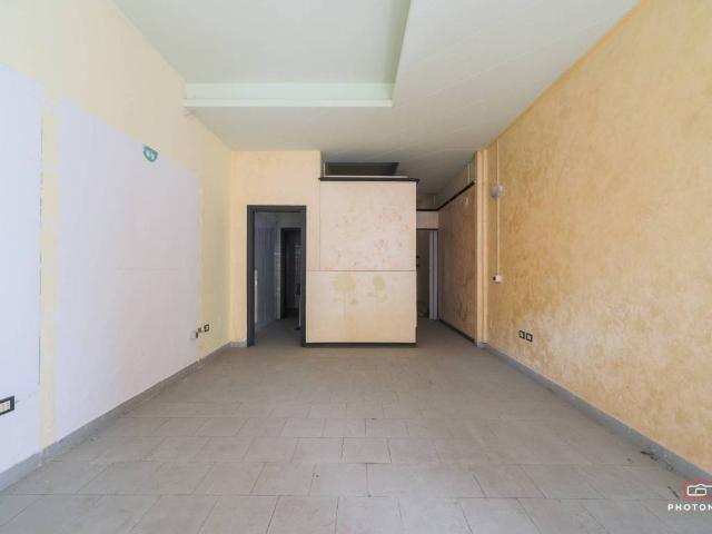 Locale Commerciale in vendita a Unione di Comuni della Romagna Forlivese, Quattro