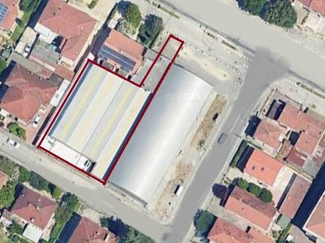 Locale Commerciale in vendita a Unione di Comuni della Romagna Forlivese, Quattro