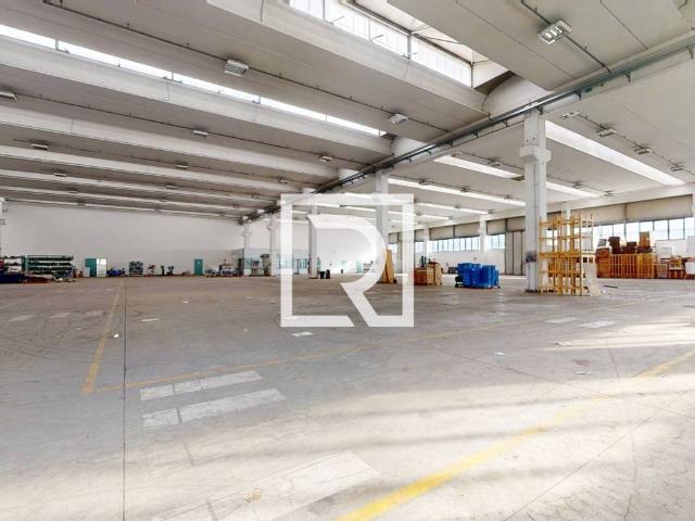 Locale Commerciale in vendita a Unione di Comuni della Romagna Forlivese, Quattro