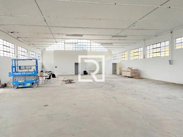 Locale Commerciale in vendita a Unione di Comuni della Romagna Forlivese, Quattro