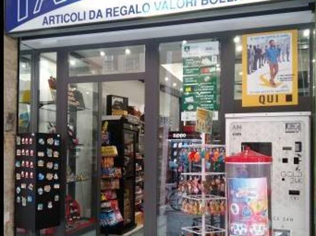 Locale Commerciale in vendita a Unione di Comuni della Romagna Forlivese, Quattro