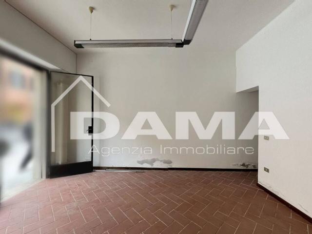 Locale Commerciale in vendita a Unione di Comuni della Romagna Forlivese, Quattro