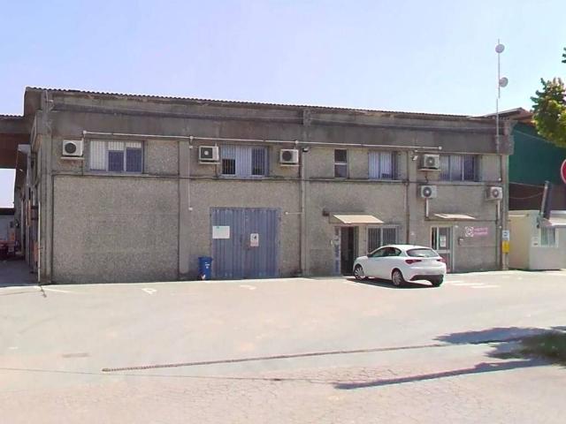 Locale Commerciale in vendita a Unione di Comuni della Romagna Forlivese, Quattro