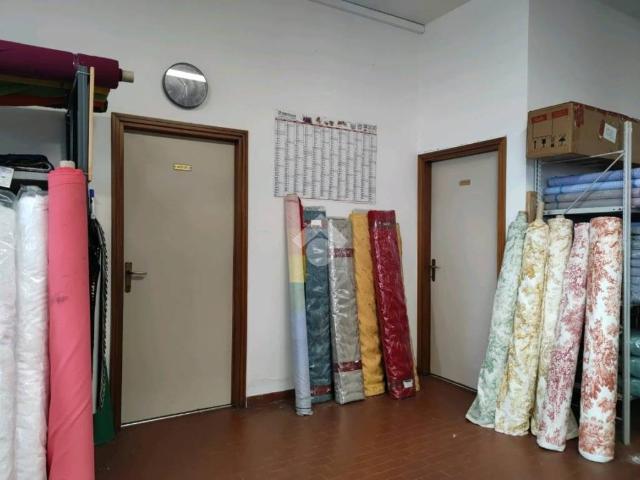 Locale Commerciale in vendita a Unione di Comuni della Romagna Forlivese, Quattro