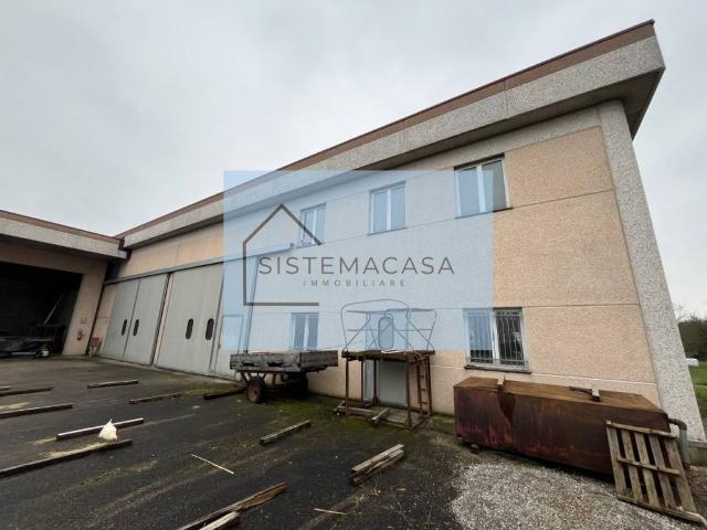 Locale Commerciale in vendita a Unione di Comuni della Romagna Forlivese, Quattro