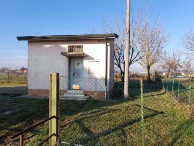 Locale Commerciale in vendita a Unione di Comuni della Romagna Forlivese, Quattro