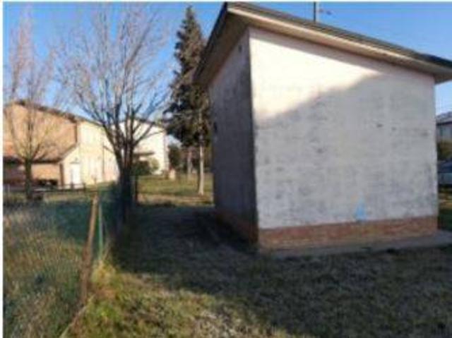 Locale Commerciale in vendita a Unione di Comuni della Romagna Forlivese, Quattro