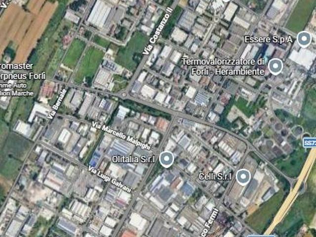Locale Commerciale in vendita a Unione di Comuni della Romagna Forlivese, Quattro