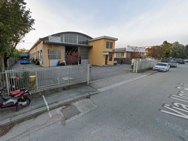 Locale Commerciale in vendita a Unione di Comuni della Romagna Forlivese, Quattro